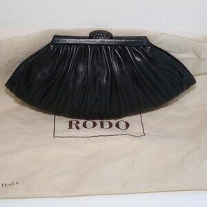 NWOT Beautiful RODO Pleated Leather Frame Clutch evening bag